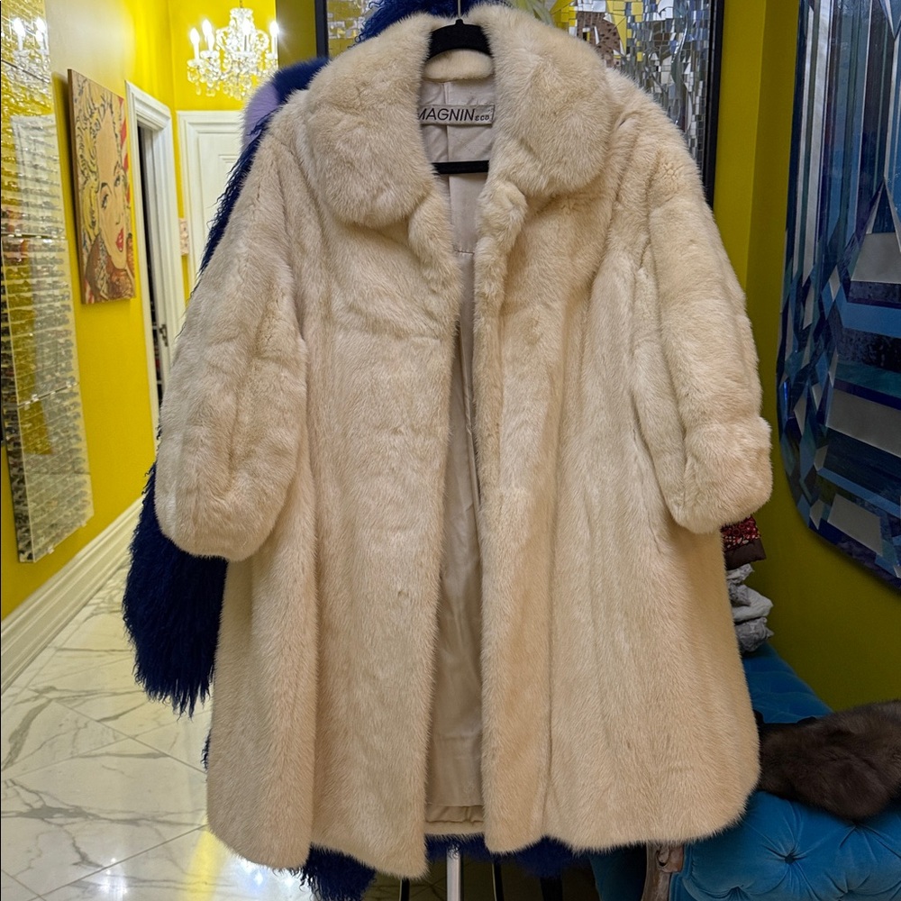 Most gorgeous Vintage white Mink Women's Fur Coat Sz LG-beautiful condition